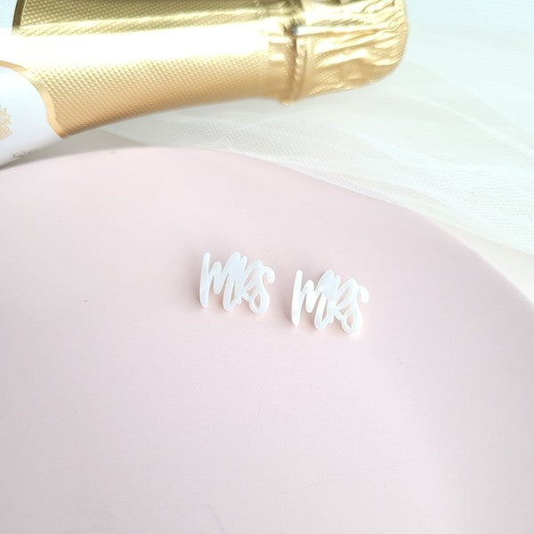 Mrs Me {stud earrings}